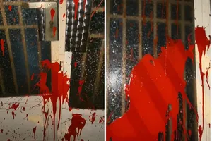 Vợ bỏ nhà đi, chồng khốn khổ vì bị đòi nợ ném đá, tạt sơn