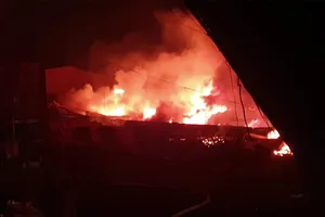 Cháy dữ dội tại công ty giày da Mỹ Nga