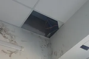 Trộm đục mái cửa hàng Điện Máy Xanh trộm điện thoại 