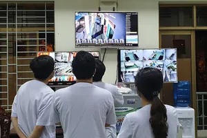 1 người Trung Quốc nhập cảnh trái phép, trốn khỏi BV dã chiến