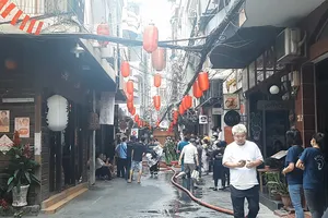 Quận 1: Cháy ở khu ‘Japan Town’, nhiều người hốt hoảng