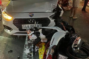 Nghi sát hại bạn gái rồi lao xe vào ô tô tự sát ở Củ Chi