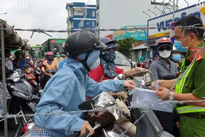 Các chốt ở Gò Vấp có lúc phải 'xả trạm' do ùn ứ kéo dài