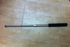 Bị cướp khi ngồi trước cửa hàng bấm điện thoại lúc rạng sáng