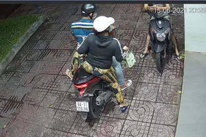 Đôi nam nữ liên tục trộm cắp ở các cửa hàng TP.HCM