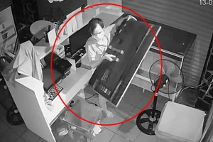  Quán cà phê bị đóng cửa vì dịch còn bị trộm đột nhập cắt camera, vét đồ 
