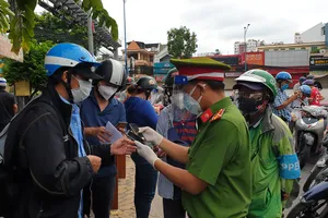 Nhiều bất cập trong khai báo di chuyển nội địa, gây ra tình trạng ùn ứ 