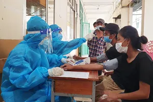 Tất cả người vô gia cư lang thang ở quận 4 được tiêm vaccine