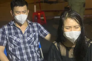 1 chốt kiểm soát dịch ở quận 7 bắt 2 vụ tàng trữ ma túy