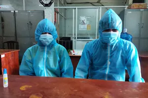 Từ hộp Molnupira trị COVID 6 triệu đồng, bắt 2 nhân viên y tế quận Bình Tân 