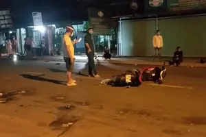 Nhóm thanh niên to tiếng ở hiện trường 2 xe máy tông nhau ở Hóc Môn