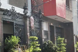 Cụ bà rơi lầu tử vong ở quận Tân Phú 