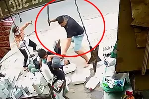 Dùng dao tự chế chém người do mâu thuẫn khi buôn bán ở Tân Phú