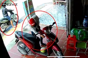 Bị trộm bẻ khóa lấy xe, mất luôn iPhone 11 để trong cốp