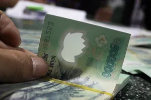 Nhóm nghiện sắm máy móc làm tiền giả giống hệt tiền thật ở TP.HCM