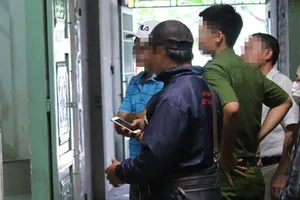 Hóc Môn: Nghi chồng sát hại vợ rồi tự sát nhưng bất thành