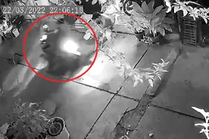 Bị cướp giật điện thoại khi đang ngồi hóng gió