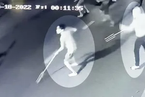 Nhóm thanh niên hỗn chiến bằng dao phóng lợn, ba chĩa khai gì?