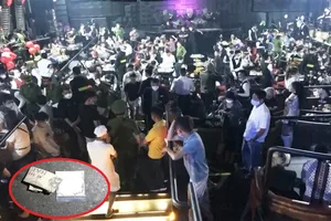 Bar Ferso bị kiểm tra, gần 100 người dương tính ma túy