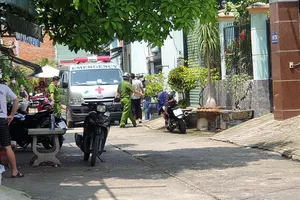 Mời nhiều người làm việc vụ bé gái 7 tuổi tử vong nghi bạo hành ở Củ Chi