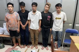 Bạn trai mới dẫn người đi chém bạn trai cũ của cô gái vì mâu thuẫn tiền bạc