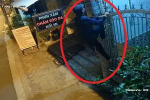 Mở cửa lầu 2 để lấy gió, bị trộm leo vào ‘khoắng’ nhiều tài sản