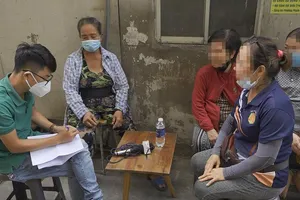 Chủ hụi ‘cắt liên lạc’, hàng chục tiểu thương như 'ngồi trên đống lửa'