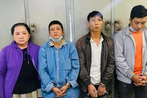 Nhóm dàn cảnh chuyên móc túi ở nhiều bệnh viện tại TP.HCM bị bắt