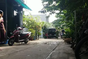 Người đàn ông tử vong trong tư thế úp mặt vào hồ cá