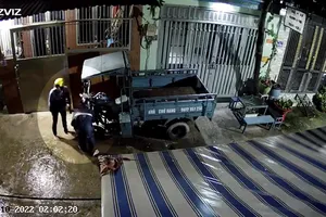 3 thanh niên trộm xe ba gác bất thành do gặp 4 ổ khóa tự chế