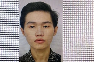 Tổ trưởng rút kéo đâm nhân viên quán ốc vì không chịu phục vụ