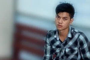 Thiếu nữ và em gái 13 tuổi té xe sau khi bị cướp giật ở Gò Vấp