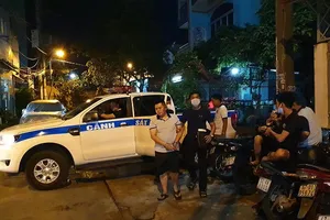 Công an trắng đêm khám xét ổ nhóm chuyên gọi điện lừa dân 