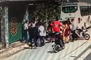 Chị bị đánh nhập viện khi quay clip em gái bị đánh gần đám cưới