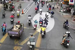 Người phụ nữ đi trả nợ bị giật túi xách chứa tài sản hơn 500 triệu