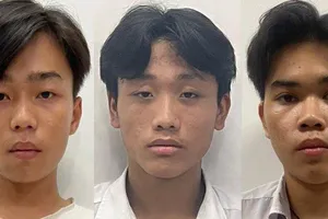 9 thanh thiếu niên dàn kịch đánh người, cướp của để 'cấn nợ'