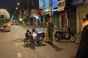 Va chạm xe máy, nam sinh viên năm 3 bị xe bồn cán tử vong