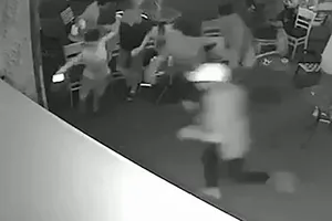 Nhóm người cầm dao phóng lợn, ma tấu… làm náo loạn quán cà phê