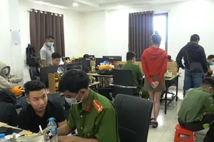 Hàng trăm nhân viên công ty luật ghép hình, chửi bới, đòi nợ 