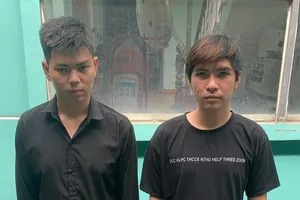 Thua cá độ bóng đá, hai thanh niên đi cướp xe ôm