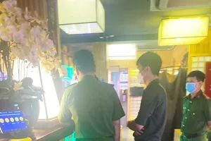 Quán karaoke đã bị công an đình chỉ vẫn lén lút hoạt động ở TP.HCM