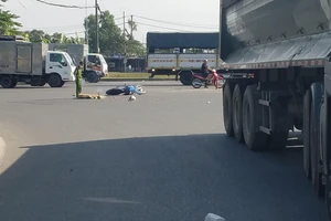 Nghi vấn va chạm, nam thanh niên chết gần xe đầu kéo ở Bình Chánh