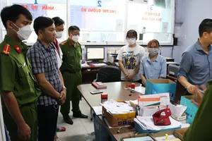 Giám đốc Trung tâm đăng 50-14D nhận hối lộ như thế nào