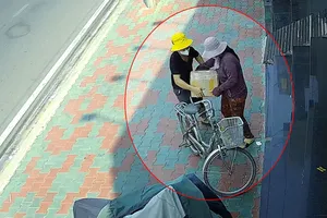 Lừa mua hàng để đi làm từ thiện, tiệm thuốc mất trắng 13 triệu