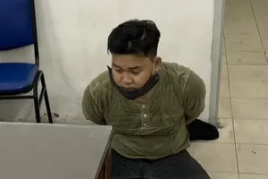 Tổ dân quân đuổi bắt cướp giật iPhone ở trung tâm TP.HCM