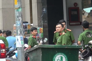 Công an phong tỏa, kiểm tra chi nhánh công ty tài chính ở quận 1