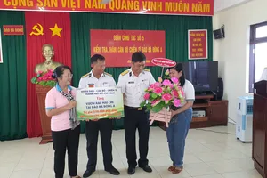 Đoàn Đại biểu TP.HCM đã hoàn thành chuyến thăm cán bộ chiến sĩ và nhân dân tại huyện đảo Trường Sa và nhà giàn DK1/14