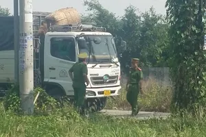 Trên đường về nhà, người đàn ông bị nạn, tử vong dưới gầm xe tải