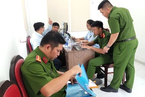 Công an xử lý cá nhân liên quan đến lô 21 tấn khí ‘cười’