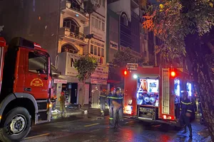 Cháy nhà hàng ở trung tâm TP.HCM, nhiều người hoảng loạn bỏ chạy